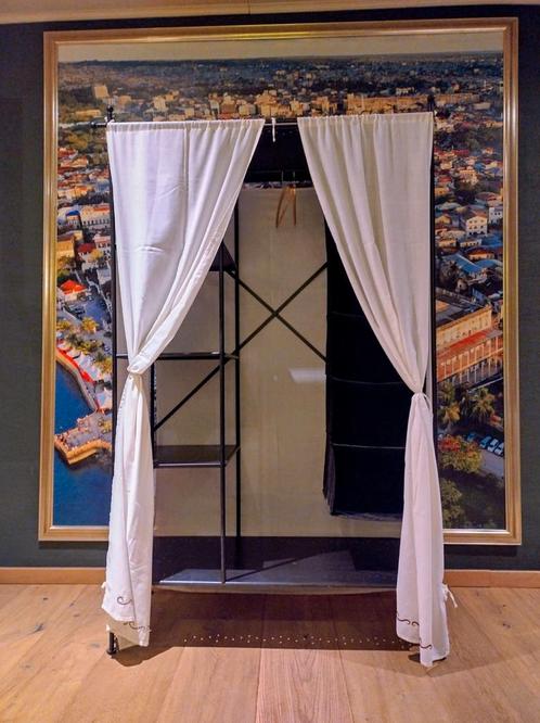 Vintage IKEA Kleding- of Kleerkast met Gordijntjes (2005), Huis en Inrichting, Kasten | Kleerkasten, Zo goed als nieuw, 150 tot 200 cm