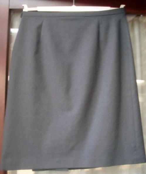 Klassieke grijze rok maat 48, Kleding | Dames, Rokken, Gedragen, Maat 46/48 (XL) of groter, Grijs, Ophalen of Verzenden