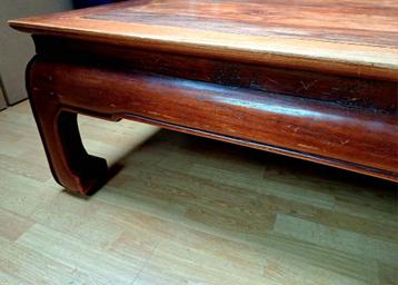 Mooie grote salontafel beschikbaar voor biedingen