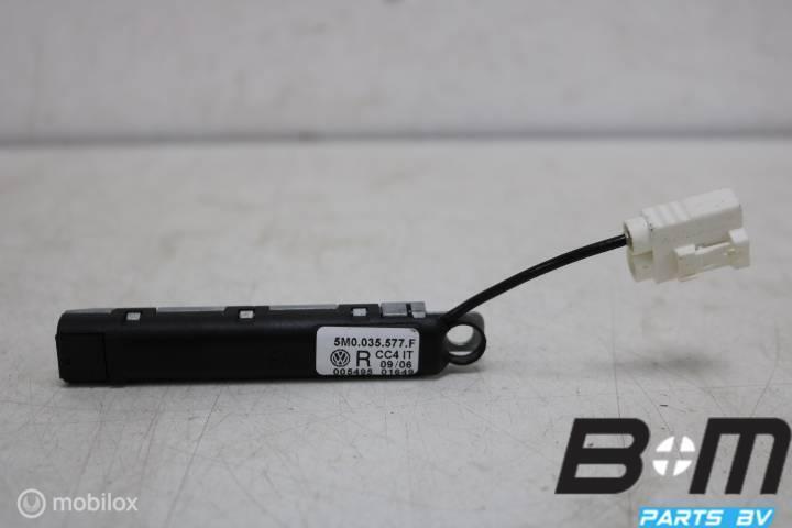 Antenneversterker VW Golf Plus 5 5M0035577F, Auto diversen, Autoradio's, Gebruikt