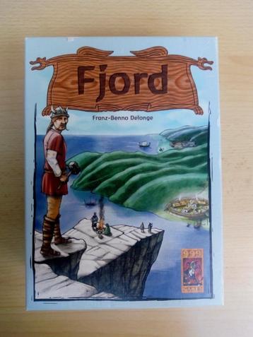 Fjord van 999 games. Compleet in prima staat
