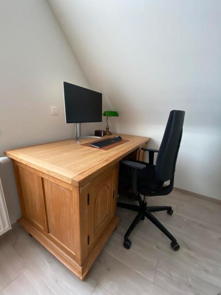 Mooie klassieke bureau, Huis en Inrichting, Bureaus, Gebruikt, Bureau, Ophalen