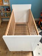 Babybed, Kinderen en Baby's, Kinderkamer | Bedden, Ophalen, Gebruikt, Minder dan 140 cm, Minder dan 70 cm