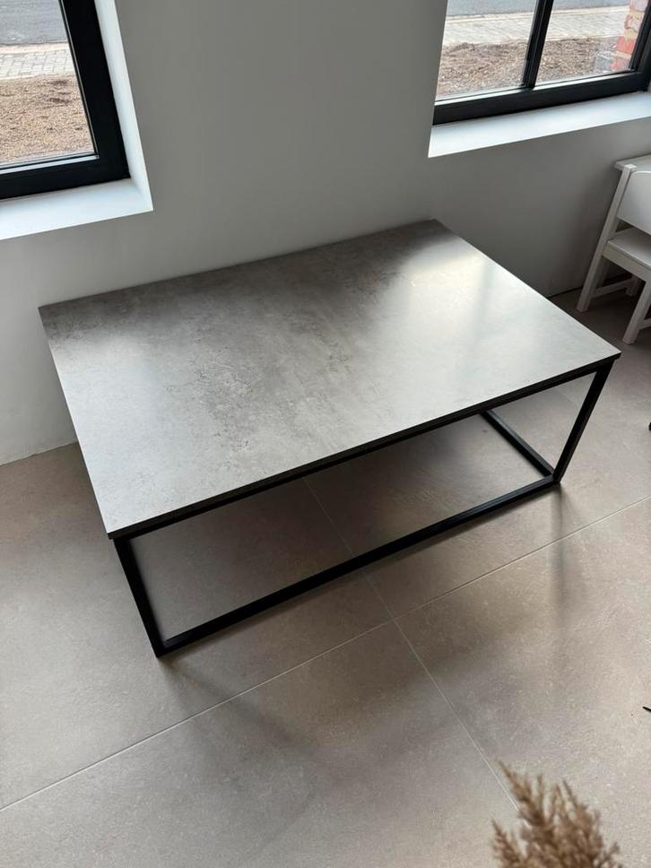 Table basse couleur béton ! 75 x 115, Maison & Meubles, Tables | Tables de salon, Comme neuf, Moins de 50 cm, 50 à 100 cm, 100 à 150 cm