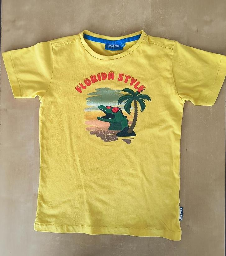 Zomerse fris gele t-shirt Someone, maat 128, Kinderen en Baby's, Kinderkleding | Maat 128, Zo goed als nieuw, Jongen, Shirt of Longsleeve