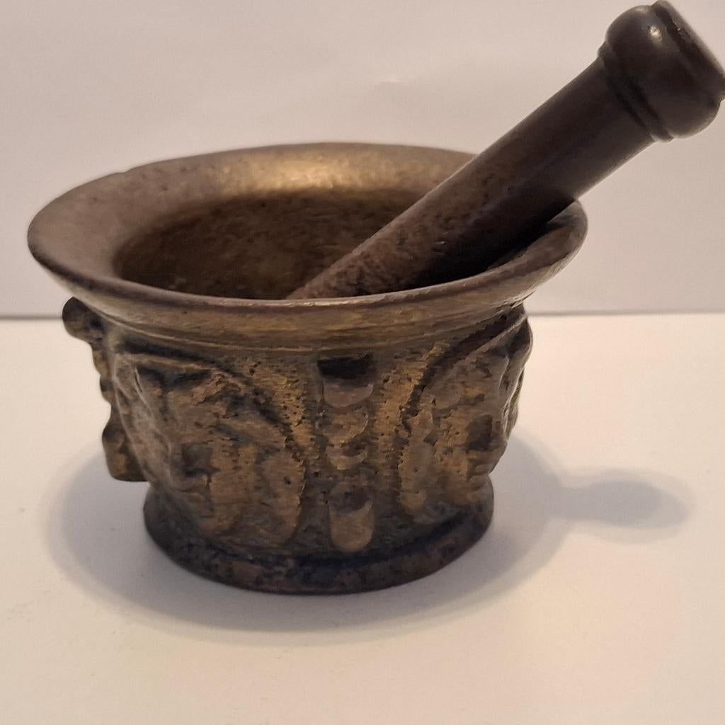 ancien mortier en bronze espagnol du XVIIIe s, Antiquités & Art, Antiquités | Bronze & Cuivre, Bronze, Envoi