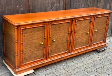 Bamboe / rotan dressoir kast beschikbaar voor biedingen