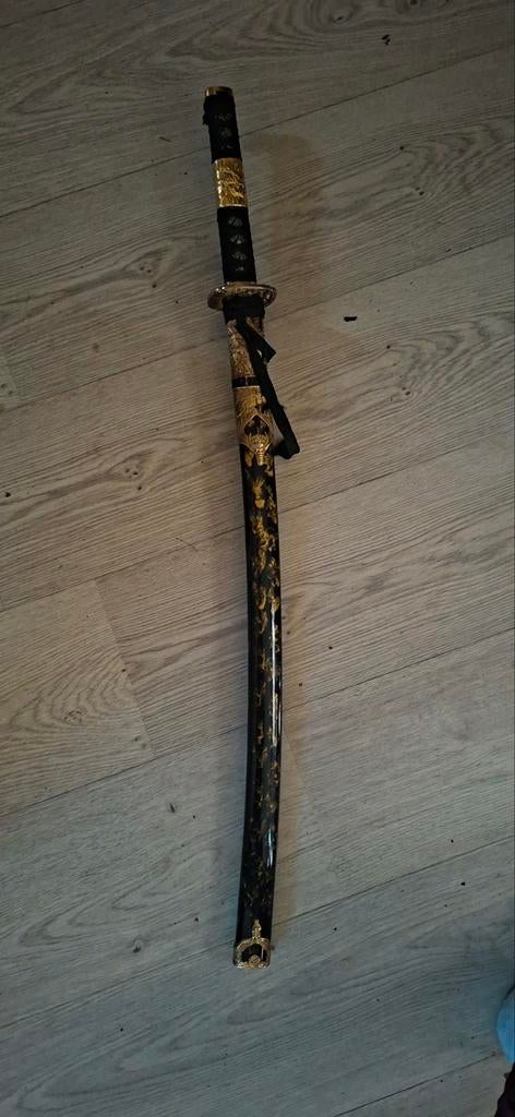 Katana sier stuck, Verzamelen, Ophalen