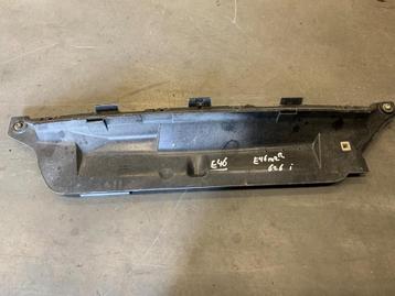 AFDEKKAP SCHUTBORD BMW E46 OE 8362894