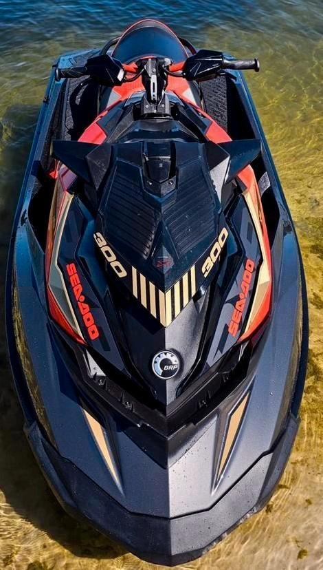 Prachtige Seadoo RXP X 300 RS 330PK amper 30u! Met trailer., Sports nautiques & Bateaux, Jet Skis & Scooters de mer, Comme neuf