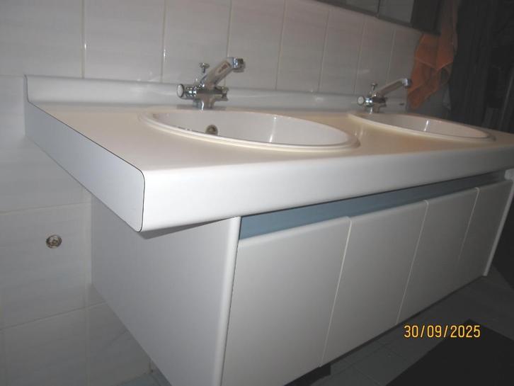 salle de bain Sanijura, Huis en Inrichting, Badkamer | Badkamermeubels, Gebruikt, Wastafelkast, 100 tot 150 cm, 50 tot 100 cm