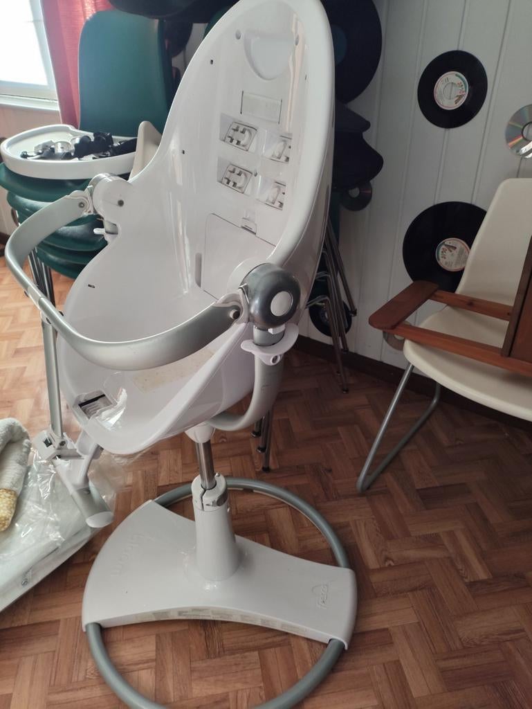 Kinderstoel met toebehoren, Ophalen