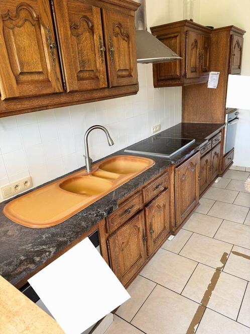 Massief houten keuken en granieten werkblad van 3 cm, Huis en Inrichting, Keuken | Keukenelementen, Gebruikt, 200 cm of meer, 200 cm of meer