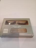 Faux cils paillettes Hema, Enlèvement