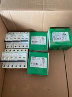 3 Schneider verliesstroomschakelaars, 6 automaten + Vyn. Con, Enlèvement ou Envoi, Neuf