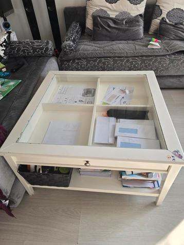 Table salon a donner  beschikbaar voor biedingen
