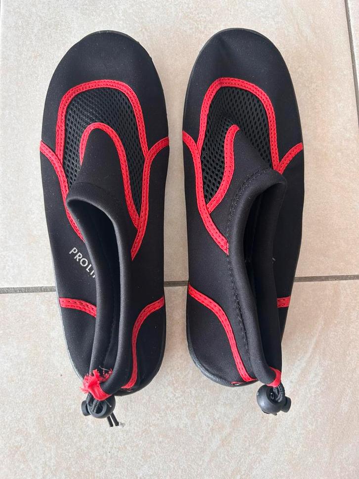 Waterschoenen maat 40, 2 keer gebruikt, Watersport en Boten, Watersportkleding, Zo goed als nieuw, Ophalen of Verzenden