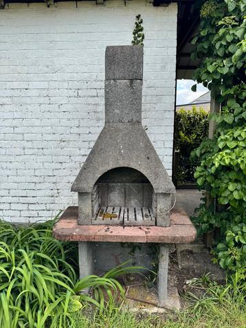 Barbecue - af te breken - gratis meenemen beschikbaar voor biedingen