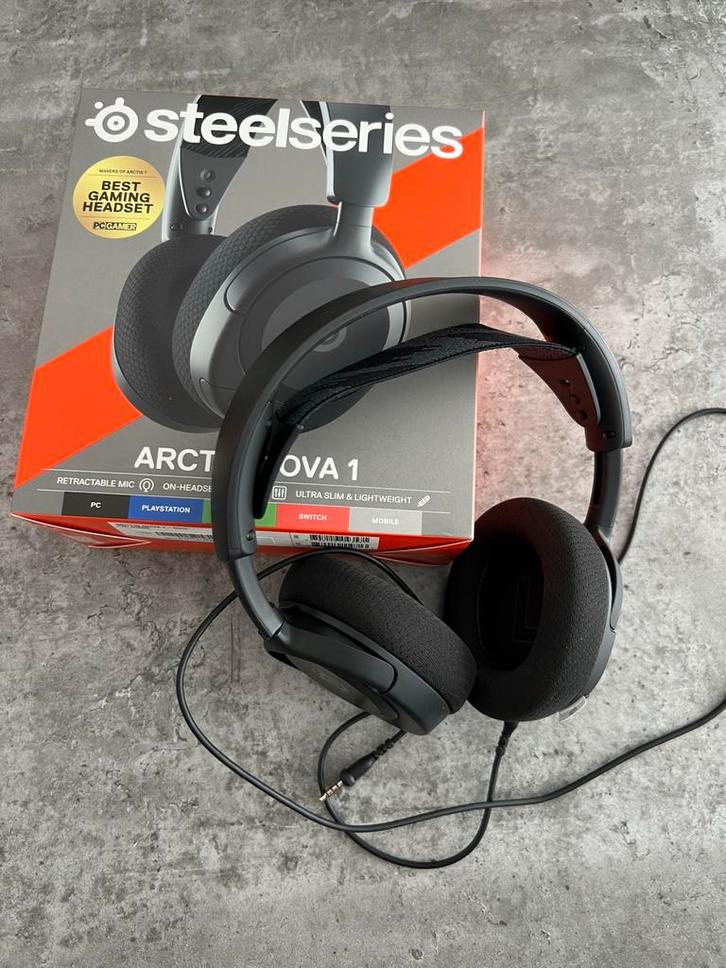 Steelseries Arctis Nova 1, Audio, Tv en Foto, Hoofdtelefoons, Zo goed als nieuw, Op oor (supra aural), Overige merken, Ophalen