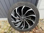 Jante 17’ + pneu vw golf 8, Autos : Pièces & Accessoires, Pneus & Jantes, Pneus et Jantes, Pneus été, 17 pouces, Enlèvement