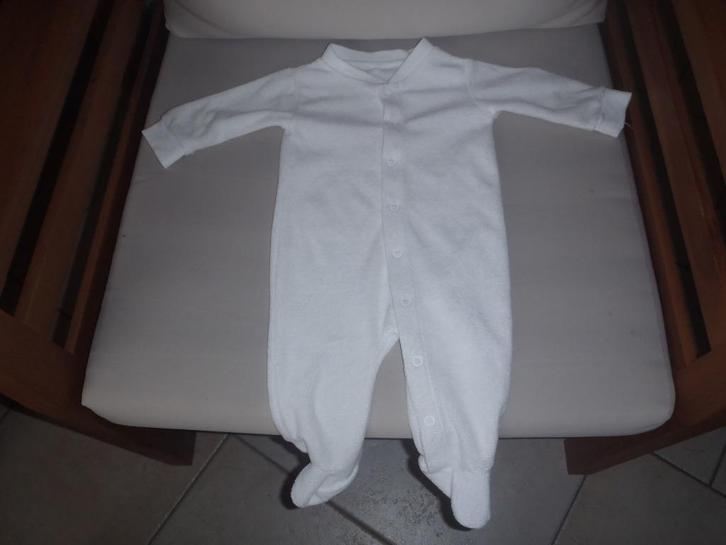 witte pyjama maat 62, Kinderen en Baby's, Babykleding | Maat 62, Zo goed als nieuw, Jongetje of Meisje, Nacht- of Onderkleding