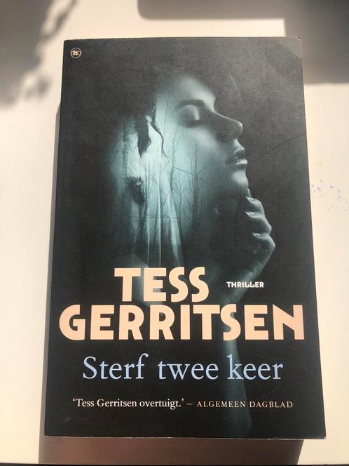 Boek Tess Gerritsen - Sterf twee keer, Nederlands, Boeken, Thrillers, Zo goed als nieuw, Verzenden