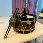 Vintage militaire trommel / marsdrum – met riem & stokken, Ophalen, Trommel