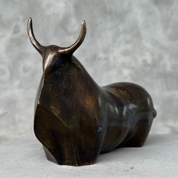 sculpture taureau abstrait en bronze