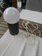 nachtlamp / tafellamp vintage schakelaar glazen witte bol, Ophalen of Verzenden, Gebruikt, Glas, Minder dan 50 cm