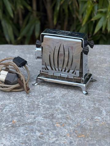 Vintage broodrooster  beschikbaar voor biedingen