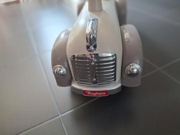 Retro loopauto Baghera beschikbaar voor biedingen