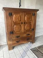 Vintage Massieve houten kast met authentieke details –Stevig, Antiek en Kunst, Ophalen of Verzenden