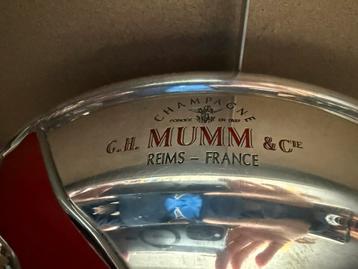 Sceau à  Champagne Mumm pour 6 bouteilles en Etain, Enlèvement