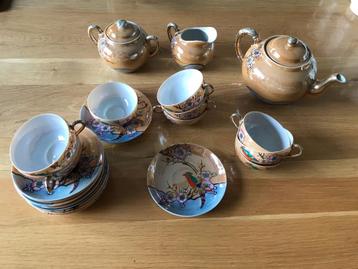Servies in eierporselein beschikbaar voor biedingen