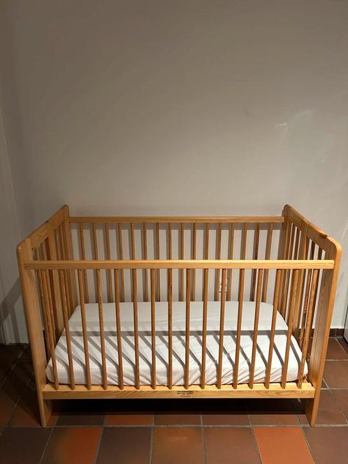 Opvouwbaar houten ledikant, Kinderen en Baby's, Babywiegjes en Ledikanten, Gebruikt, Ledikant, Ophalen