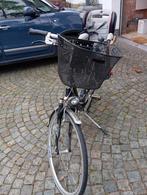 Damesfiets ,blauw ,achterband moet vernieuwd worden, Fietsen en Brommers, Fietsen | Dames | Damesfietsen, Ophalen, Gazelle