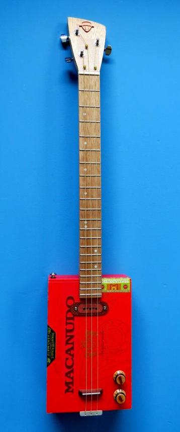 Cigar Box Guitar - NIEUW beschikbaar voor biedingen