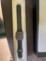 Apple Watch série 3 édition Nike 42mm, Noir, Utilisé