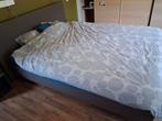 Mooi bed 1.80m met recente matras en dubbele lattenbodem, Ophalen, Zo goed als nieuw