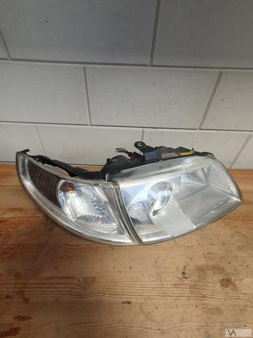Saab 9-5 2002 tot 2006 xenon koplamp rechts €200 compleet beschikbaar voor biedingen