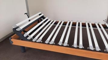 Lit en bois avec structure en métal et sommier à lattes - 20, Enlèvement, Utilisé, 180 cm, Deux personnes