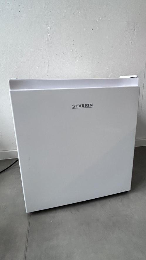 Petit réfrigérateur SEVERIN – Idéal pour étudiant., Elektronische apparatuur, Koelkasten en IJskasten, Zo goed als nieuw, Met vriesvak
