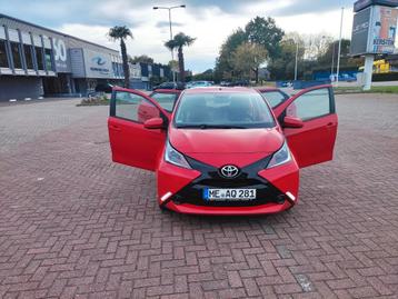 Te koop Toyota Aygo bj 2017, Auto's, 4 deurs, Airconditioning, Handgeschakeld, Particulier