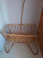 Zeer oude wieg in bamboe.  Goede staat, Kinderen en Baby's, Babywiegjes en Ledikanten, Ophalen