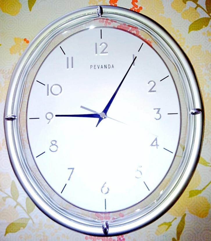 Horloge murale PEVANDA gris verre radio-pilotée 33 cm, NEUVE, Huis en Inrichting, Woonaccessoires | Klokken, Nieuw, Wandklok, Analoog