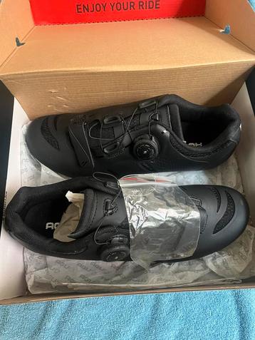 Agu cycling shoes new 42 beschikbaar voor biedingen