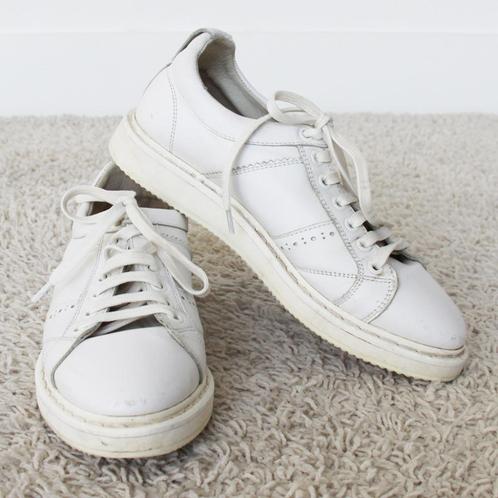 Superbes chaussures Nubikk (taille 38) s11 - €25, -, Vêtements | Femmes, Chaussures, Comme neuf, Sneakers et Baskets, Blanc, Envoi