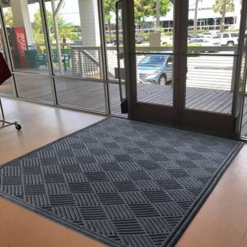 Grote droogloopmat 130 x 200  beschikbaar voor biedingen