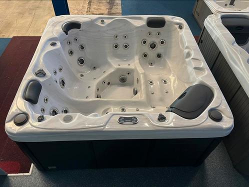 Balboa Jacuzzi 5 Persoons incl Garantie, Jardin & Terrasse, Accessoires de piscine, Comme neuf, Éclairage, Enlèvement ou Envoi