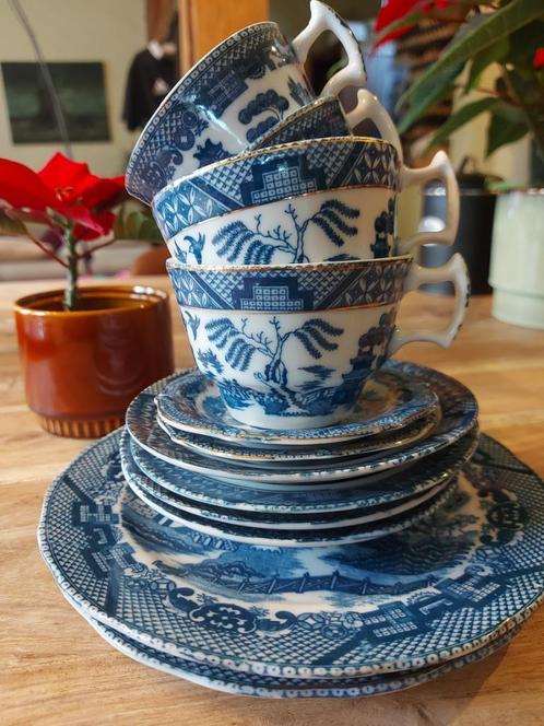 Vintage set Old Willow theekopjes en bordjes, Huis en Inrichting, Keuken | Servies, Gebruikt, Kop(pen) en/of Schotel(s), Overige stijlen